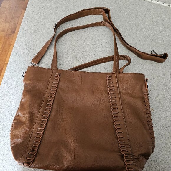 Rustic Oversized Leather Shoulder bag - Picture 3 of 4